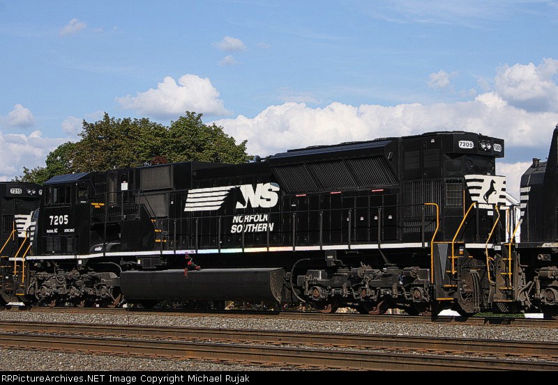 NS 7205
